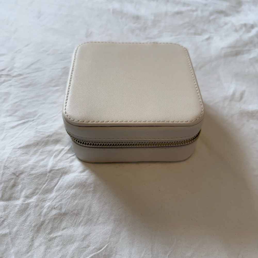 Cream Jewelry Travel Case